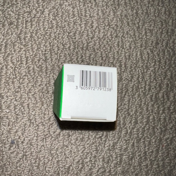 Kiehl’s Ultra Pure High-Potency 5.0% Niacinamide Serum - Picture 2 of 2